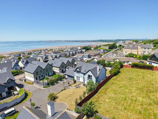 House for sale in Ogmore-by-sea, Wales