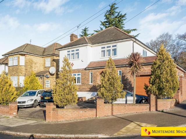 House for sale in Brunswick Park, Greater London