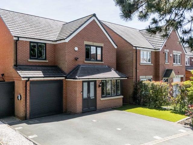 House for sale in Chadsmoor, Staffordshire