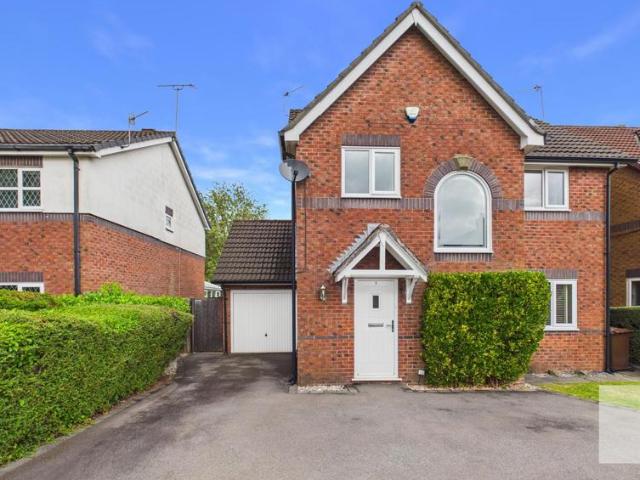 House for sale in Nuttall, Bury