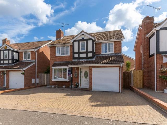 House for sale in Dale Hill, Essex