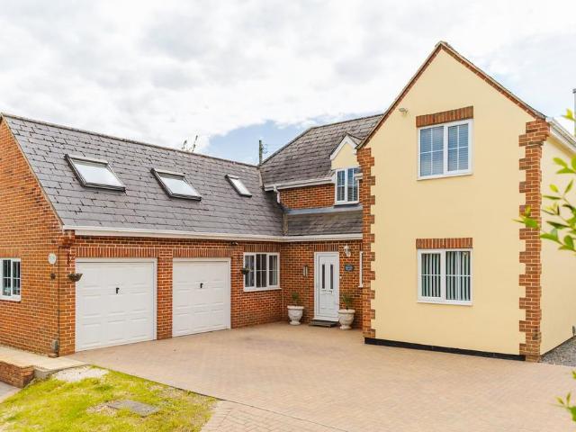 House for sale in Swindon