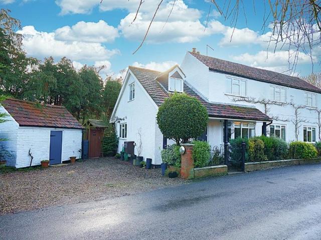 House for sale in Barton Turf, Comers