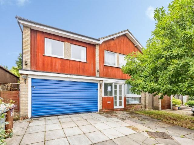 House for sale in Connaught Park, Bushey