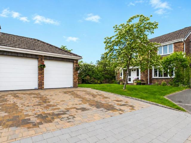 House for sale in Hyde Lea, Baswich