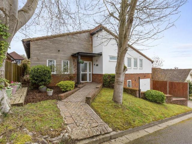 House for sale in Totteridge, Cressex