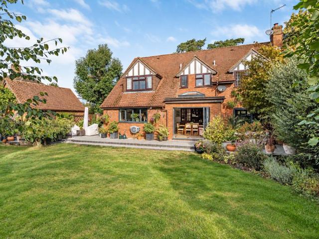 House for sale in Chepping Wycombe, Loudwater