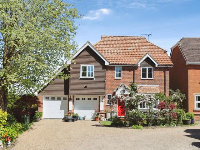 House for sale in Heathlands, East Sussex