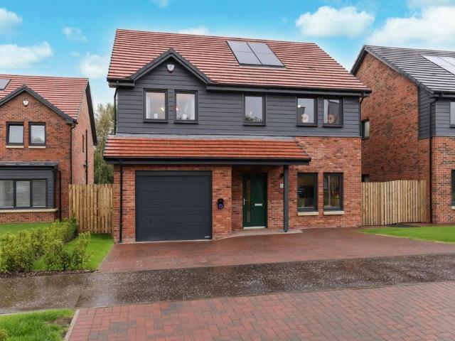 House for sale in Elderslie, Scotland