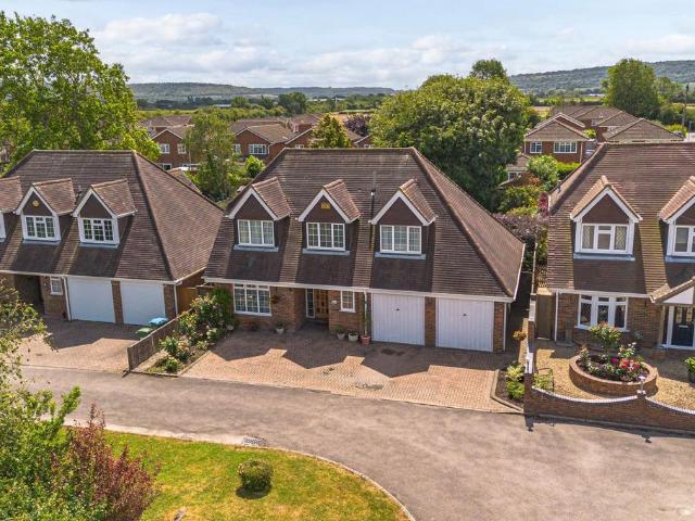 House for sale in Stoke Mandeville, Buckinghamshire