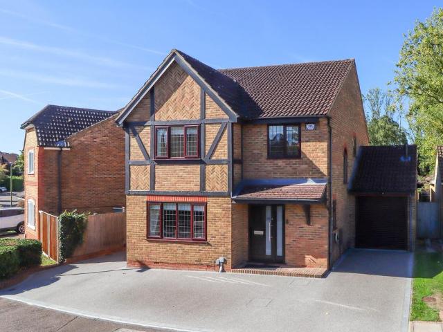 House for sale in Chiswell Green, St Albans