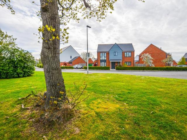 House for sale in Polegate, Cross In Hand