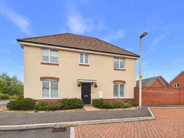 House for sale in Shinfield, Three Mile Cross