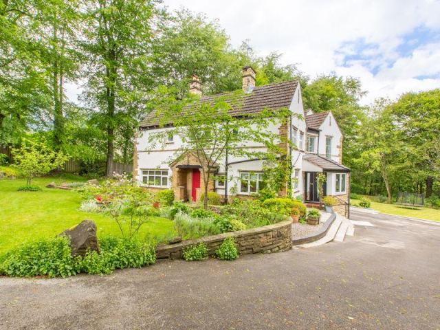 House for sale in Roundhay, West Yorkshire