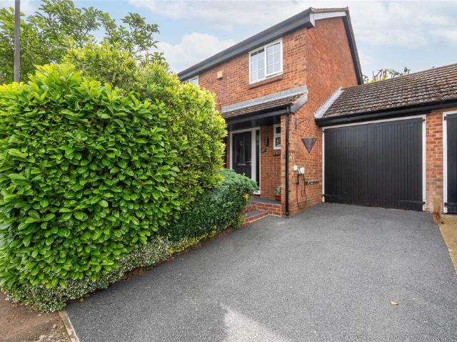 House for sale in Newton Longville, Buckinghamshire