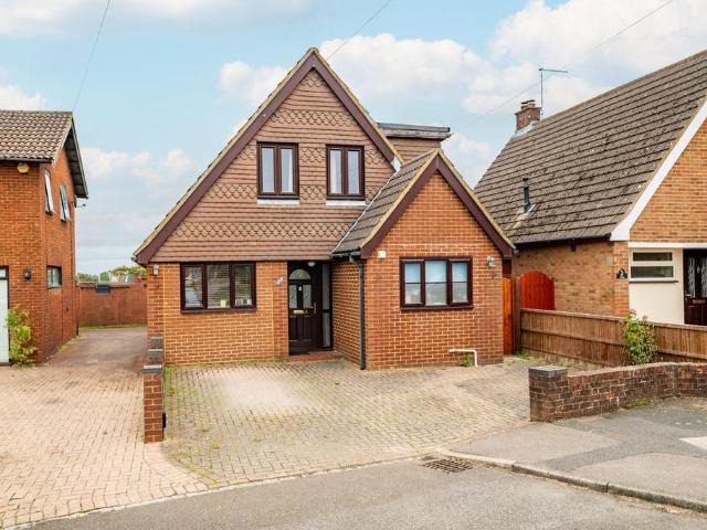 House for sale in Caddington, Bedfordshire