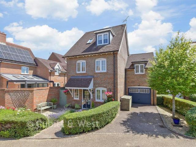 House for sale in Wickhurst Green, Horsham