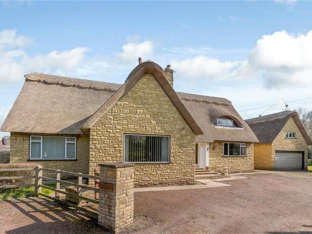 House for sale in Alderminster, Warwickshire
