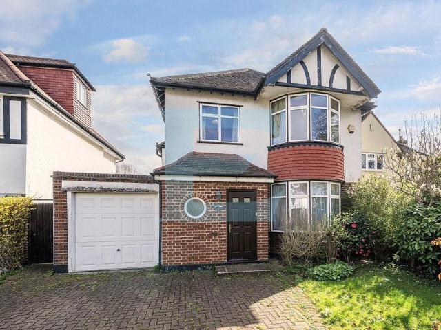 House for sale in Mill Hill, Greater London