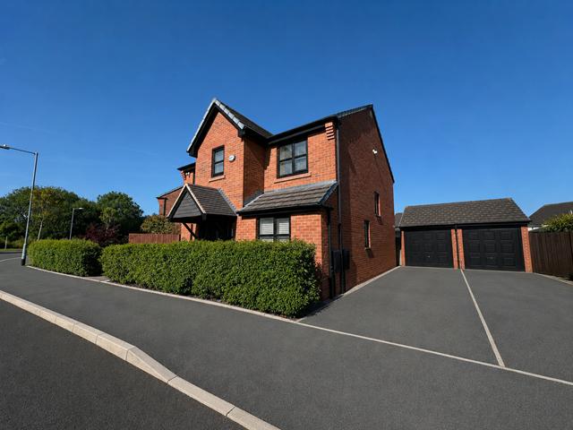 House for sale in Westhoughton, Lee Bank