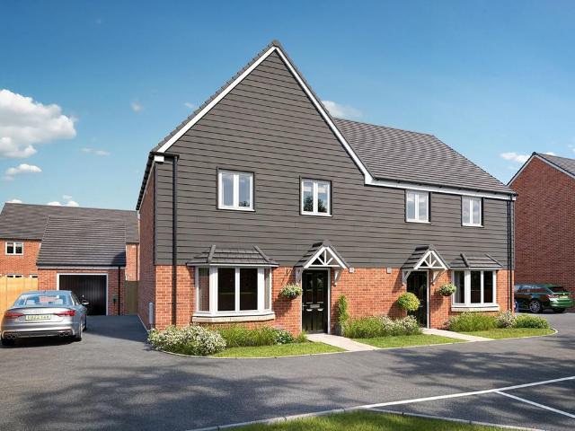 House for sale in Houghton Regis, Bedfordshire
