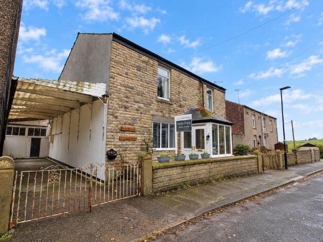 House for sale in Wardle, Rochdale