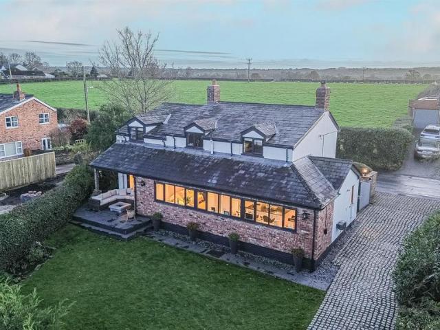 House for sale in Acton Bridge, Cheshire