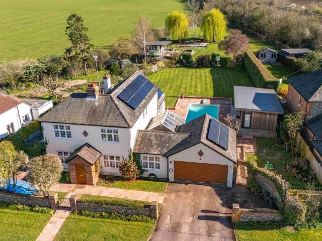 House for sale in Ilmer, Buckinghamshire