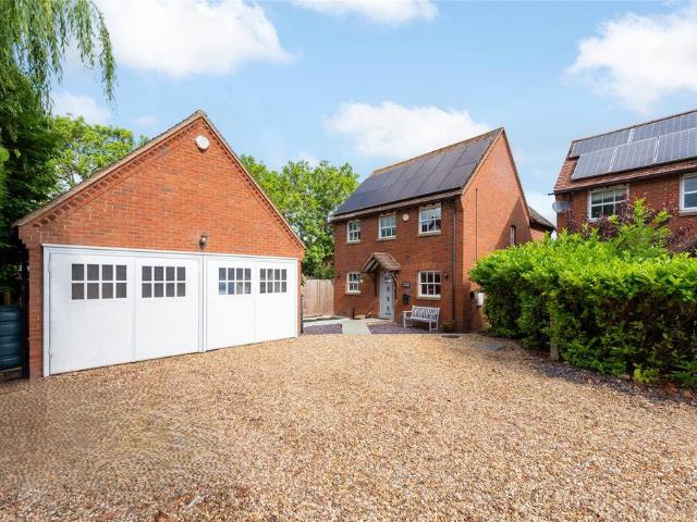 House for sale in Newton Longville, Buckinghamshire