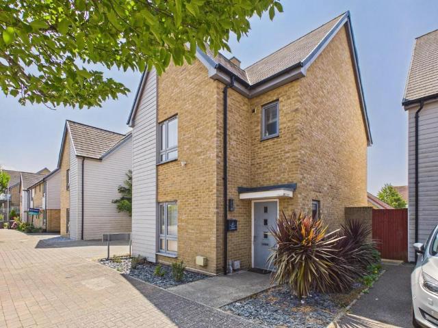 House for sale in Orchard Heights, Bridgefield
