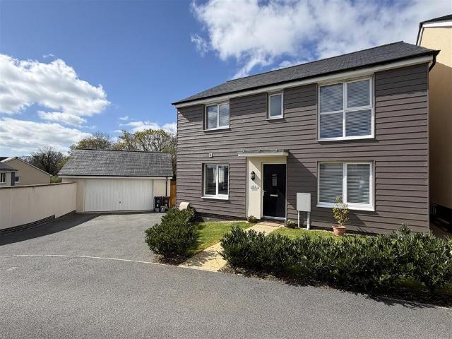 House for sale in Mount Wise, Devon