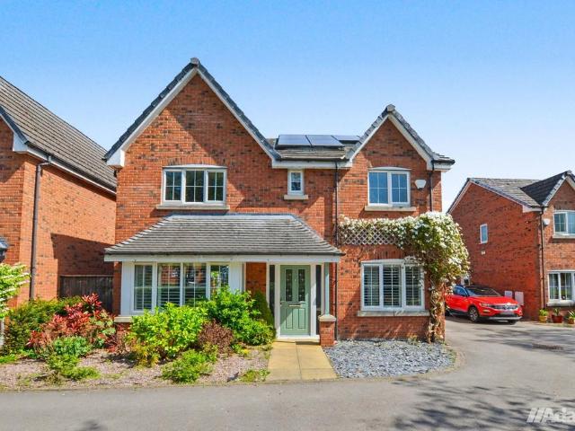 House for sale in Preston Brook
