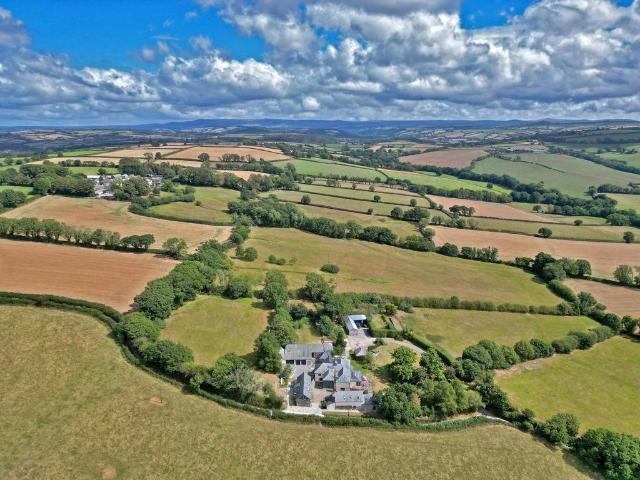 House for sale in Weir Quay, Devon