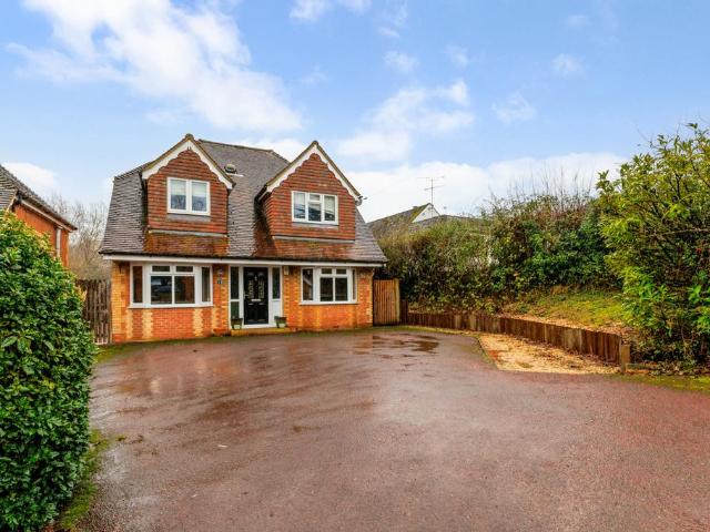 House for sale in Wrecclesham, Fole