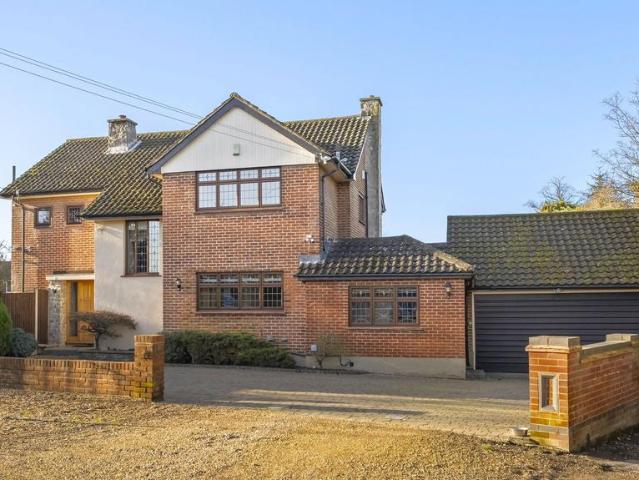 House for sale in Gidea Park, Greater London