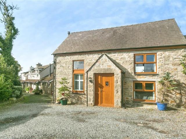 House for sale in Llanddyfnan, Llangefni