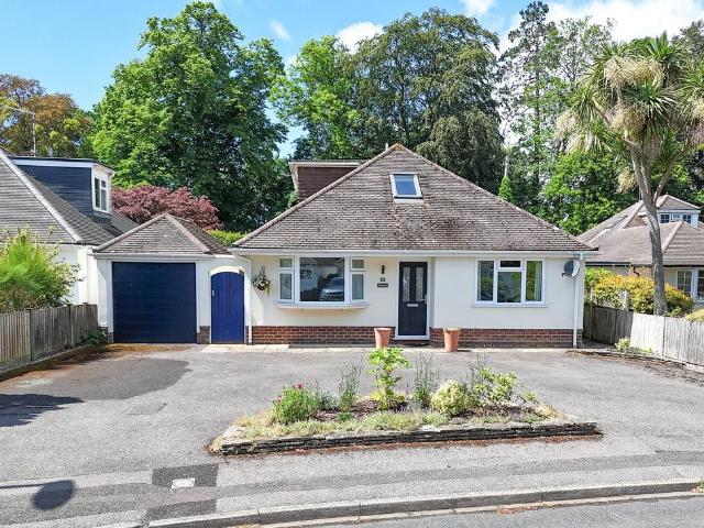 House for sale in Highcliffe