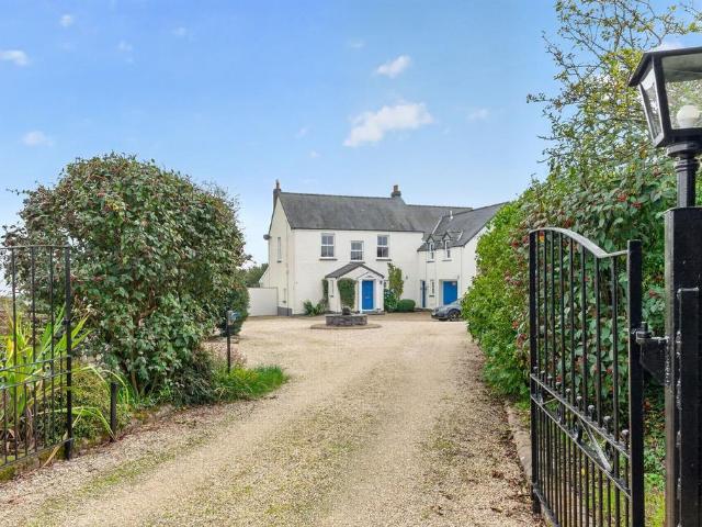 House for sale in Llanwnda, Goodwick