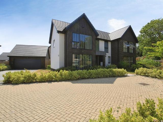 House for sale in Hampton Gardens, Peterborough