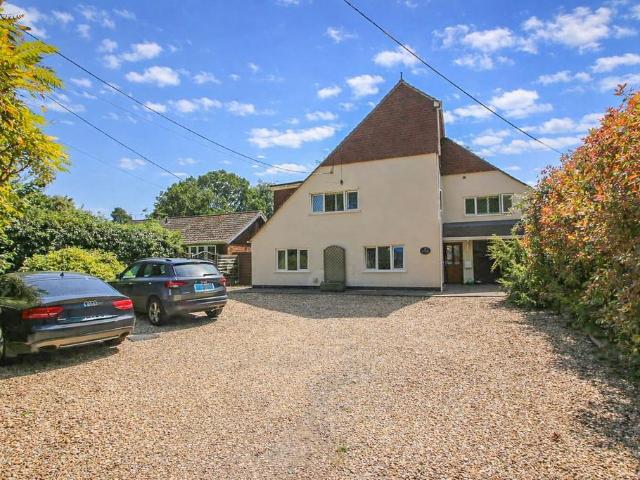 House for sale in Finchampstead