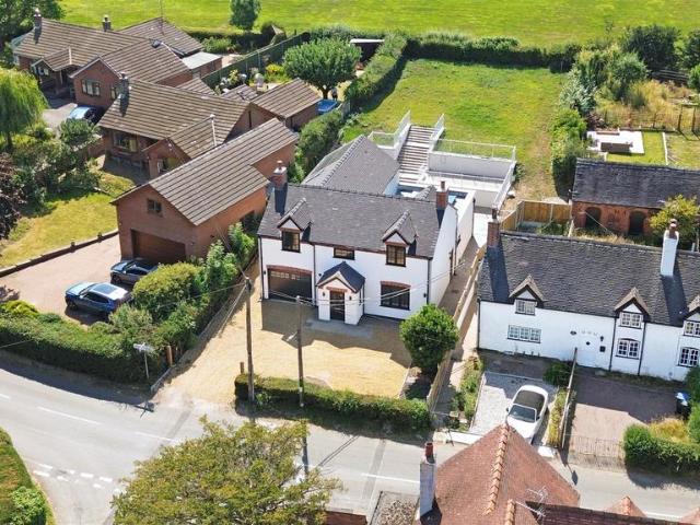 House for sale in Froggatt, East Midlands