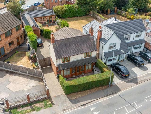 House for sale in Camp Hill, Warwickshire