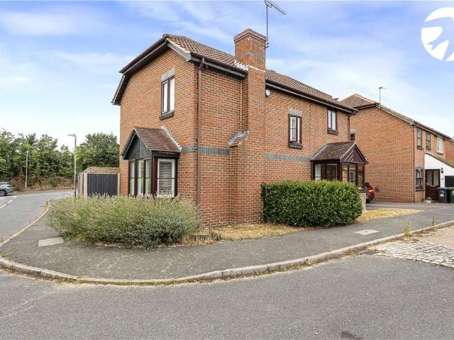 House for sale in Swanscombe and Greenhithe, Monks Orchard
