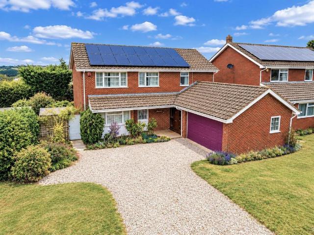 House for sale in Toddington, Central Bedfordshire