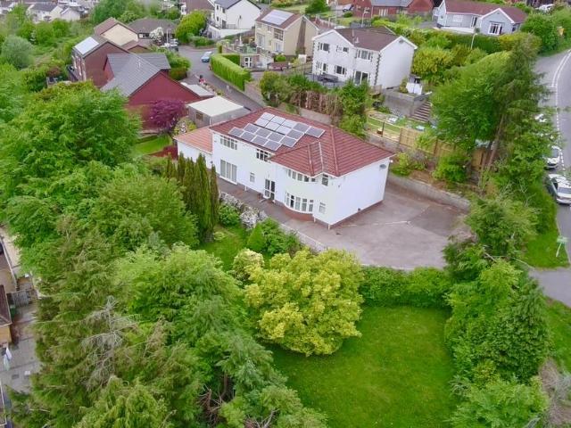 House for sale in Tonyrefail, Coedely