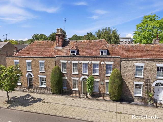 House for sale in Chipping Hill, Essex