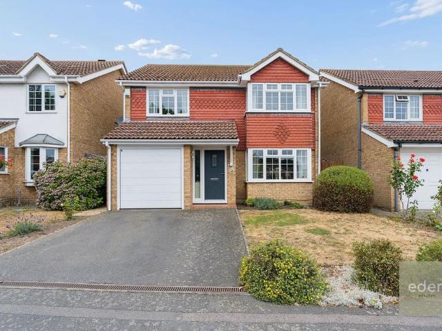 House for sale in Allington, Midway