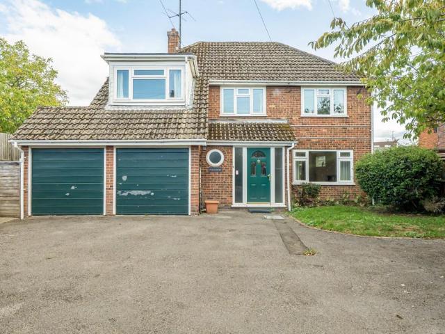 House for sale in Swallowfield