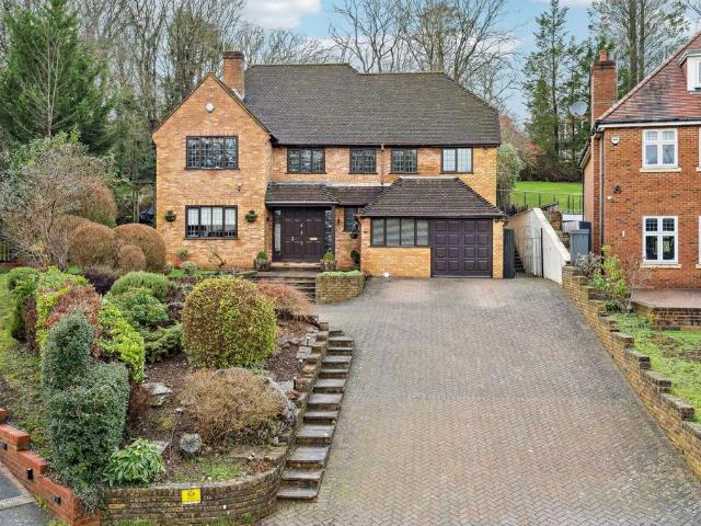 House for sale in Northwood, Greater London
