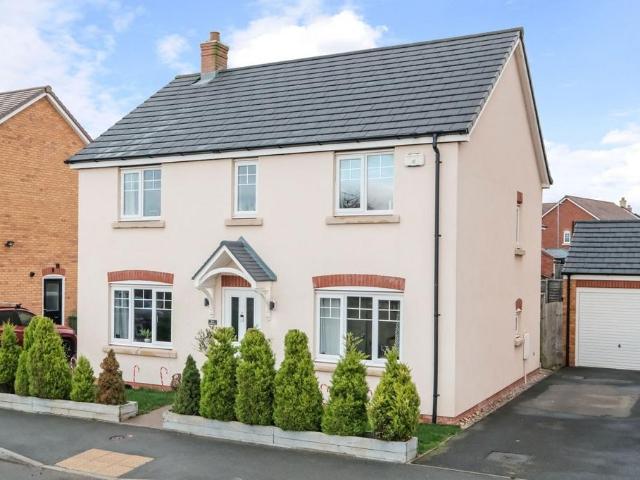 House for sale in Primsland, Crookhill